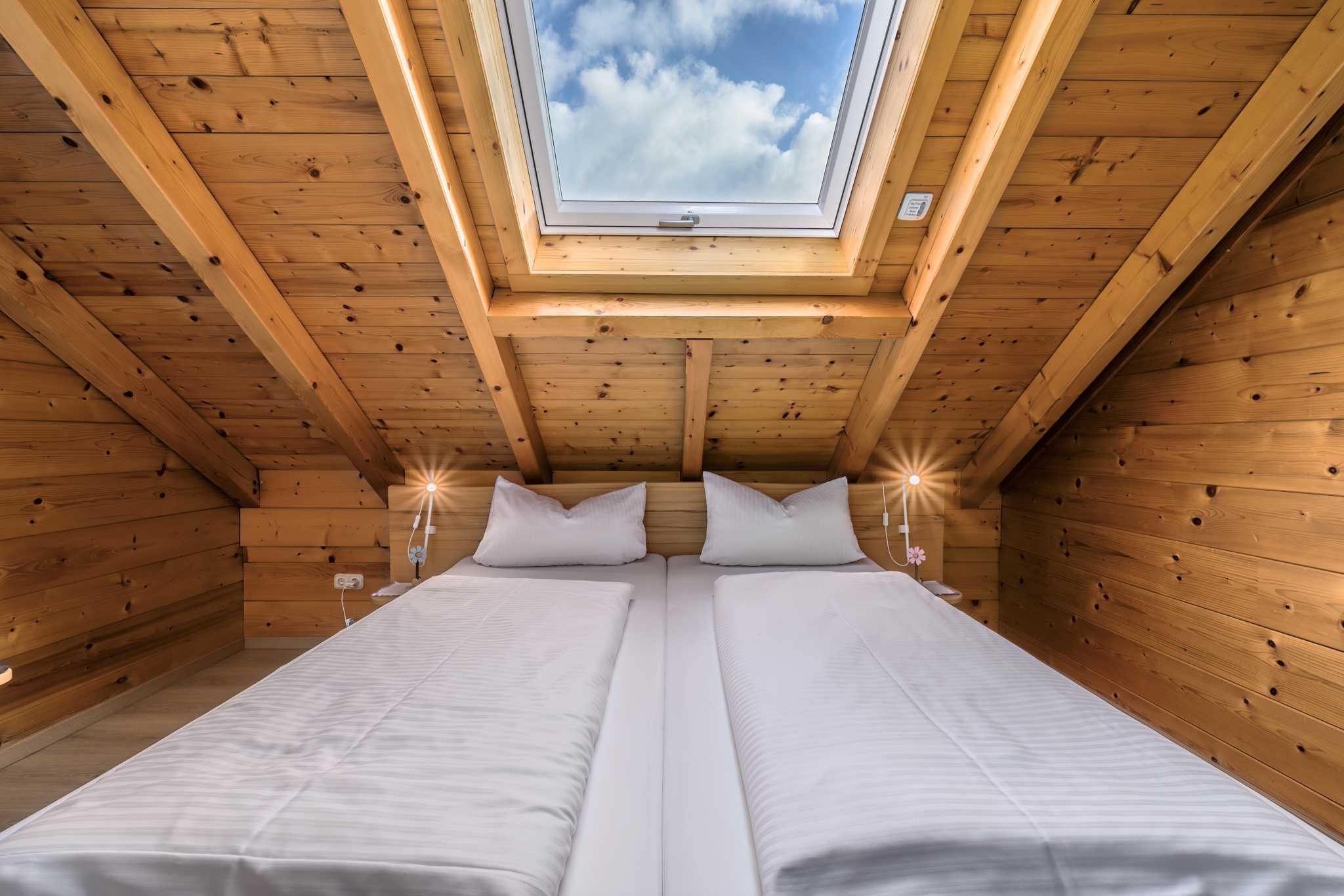 Schlafzimmer Ferienwohnung Anika im Blockhäuserl am Wald in der Fränkischen Schweiz