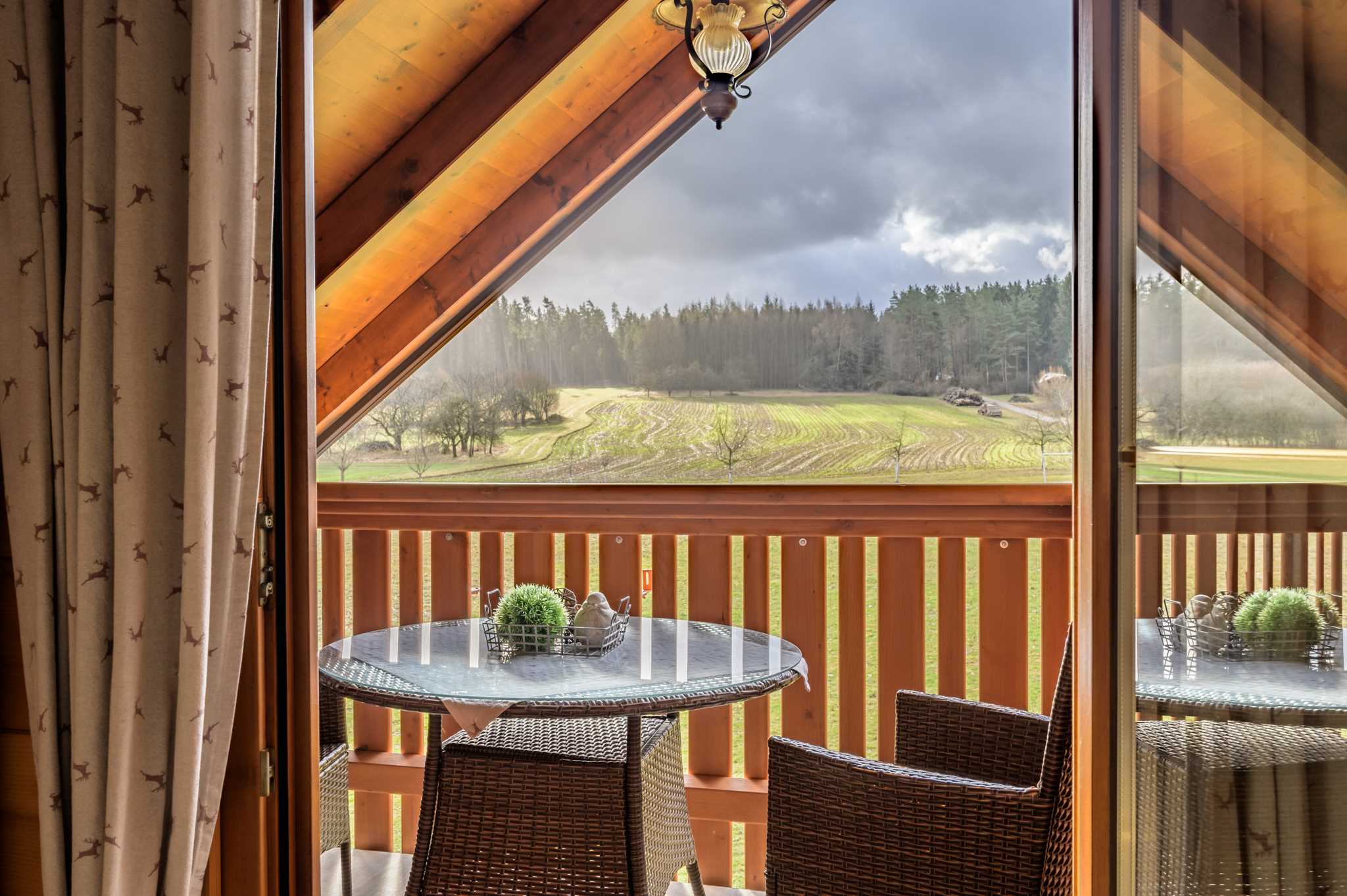 Balkon Ferienwohnung Anika im Blockhäuserl am Wald in der Fränkischen Schweiz