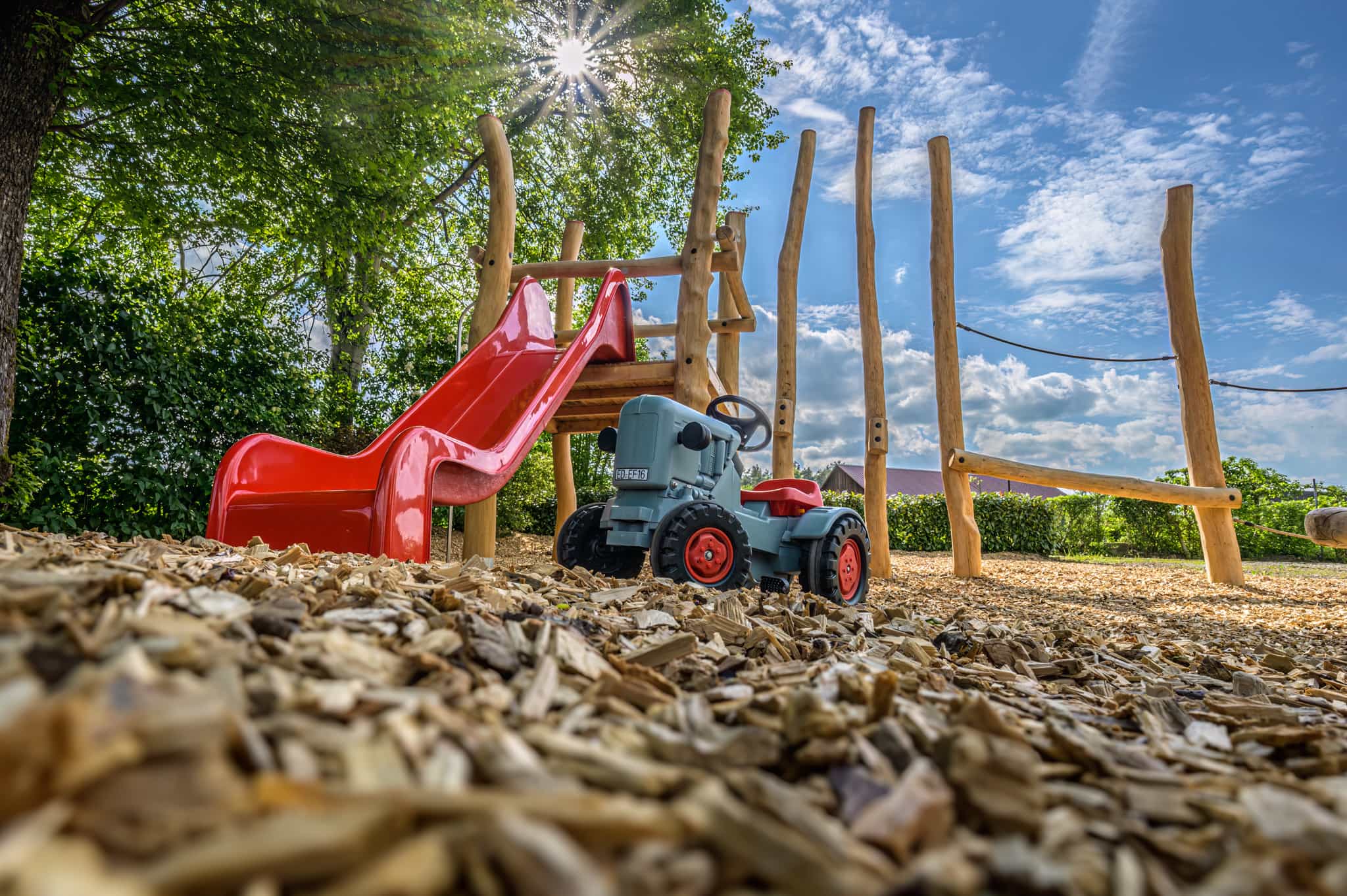 ferienhaeuser-fraenkische-schweiz-spielplatz Spielplatz bei Heumanns Blockhäuser am Wald in der Fränkischen Schweiz