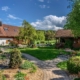 Gartenanlage bei Heumanns Blockhäuser am Wald in der Fränkischen Schweiz